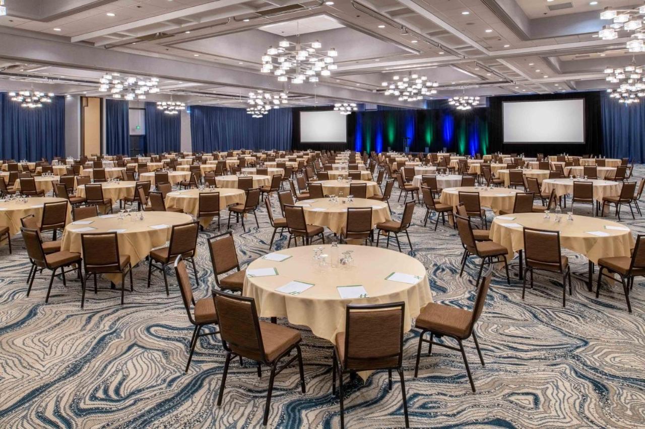 Holiday Inn Portland - Columbia Riverfront By Ihg Exterior photo