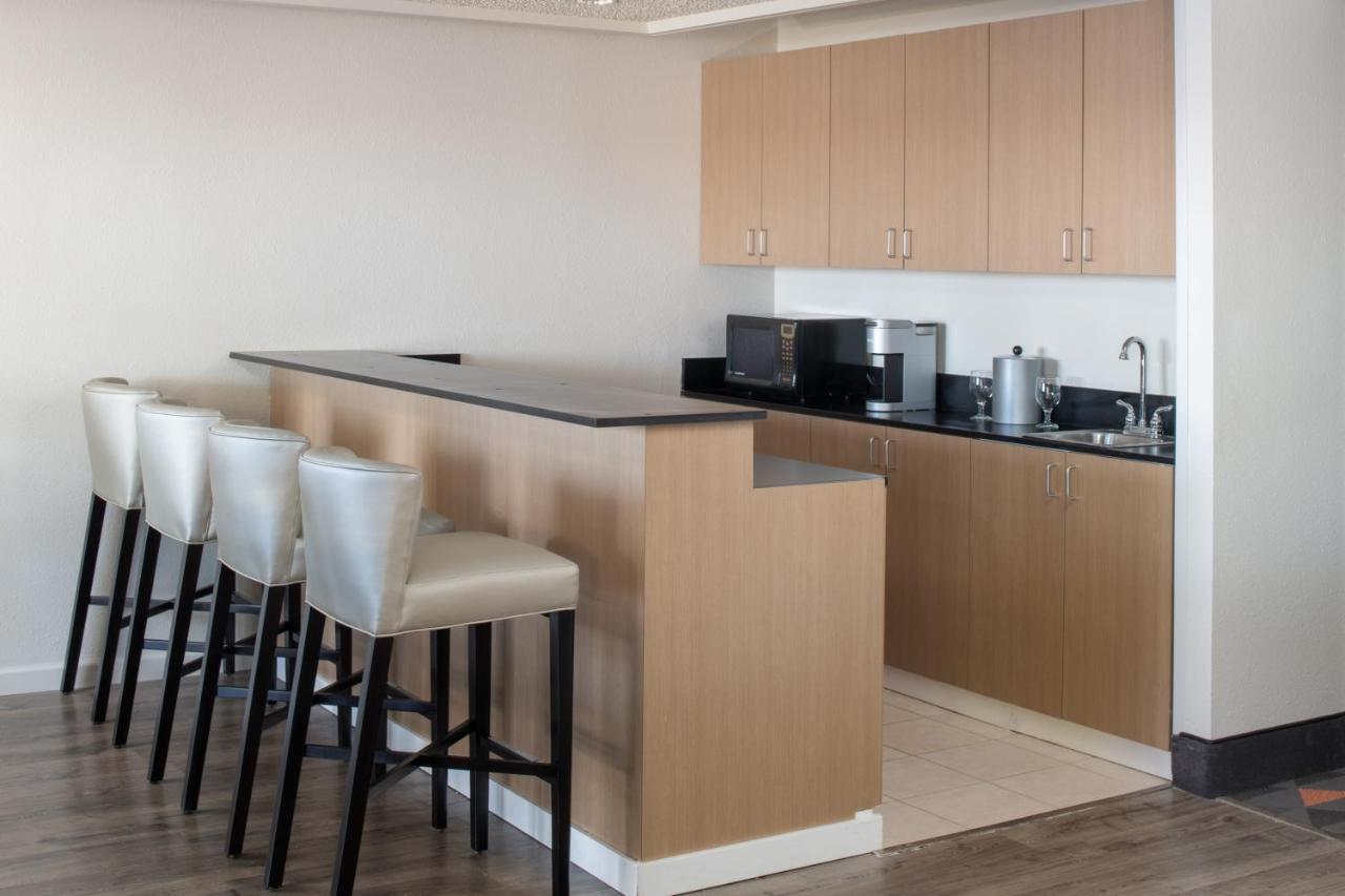 Holiday Inn Portland - Columbia Riverfront By Ihg Exterior photo