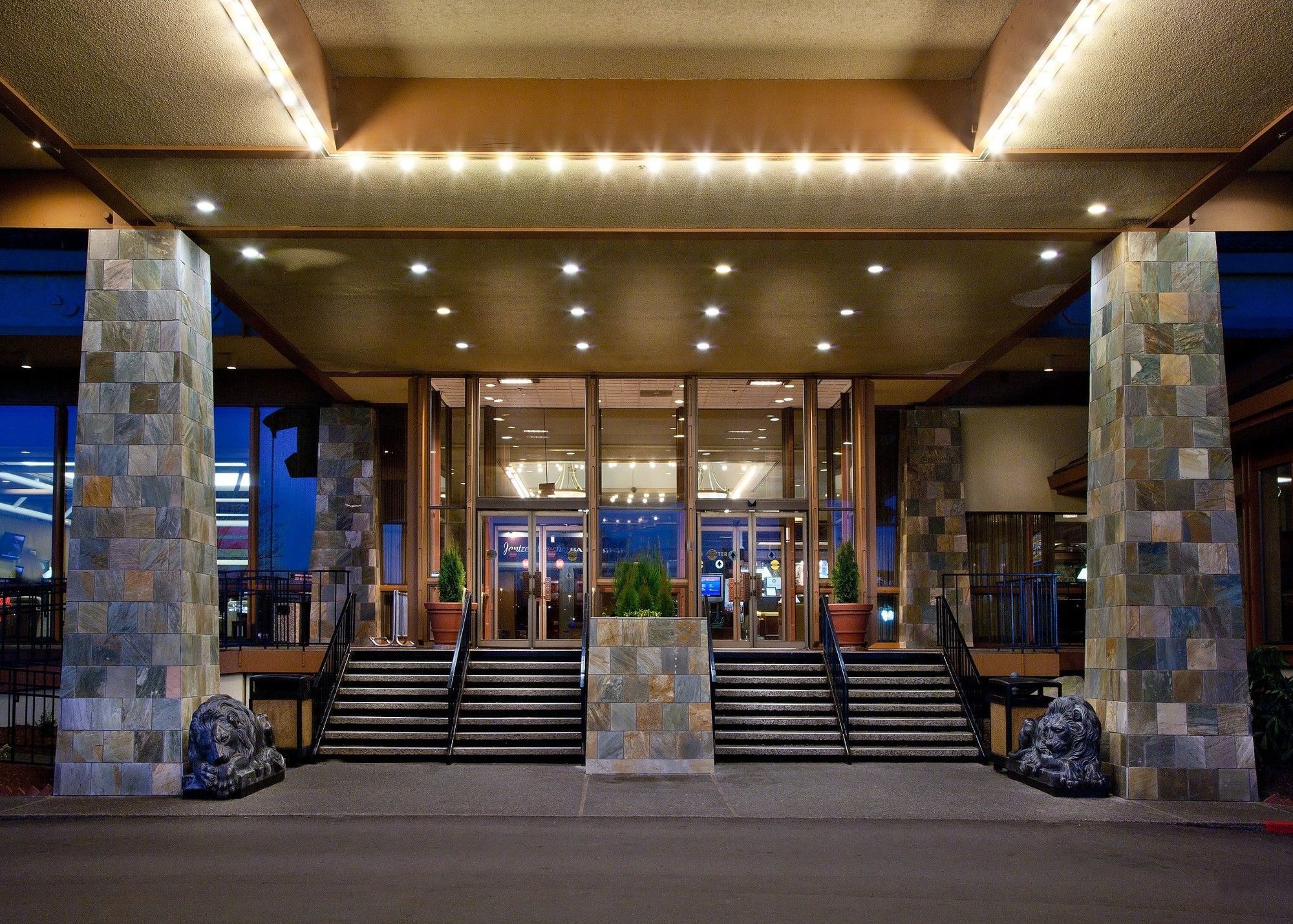 Holiday Inn Portland - Columbia Riverfront By Ihg Exterior photo
