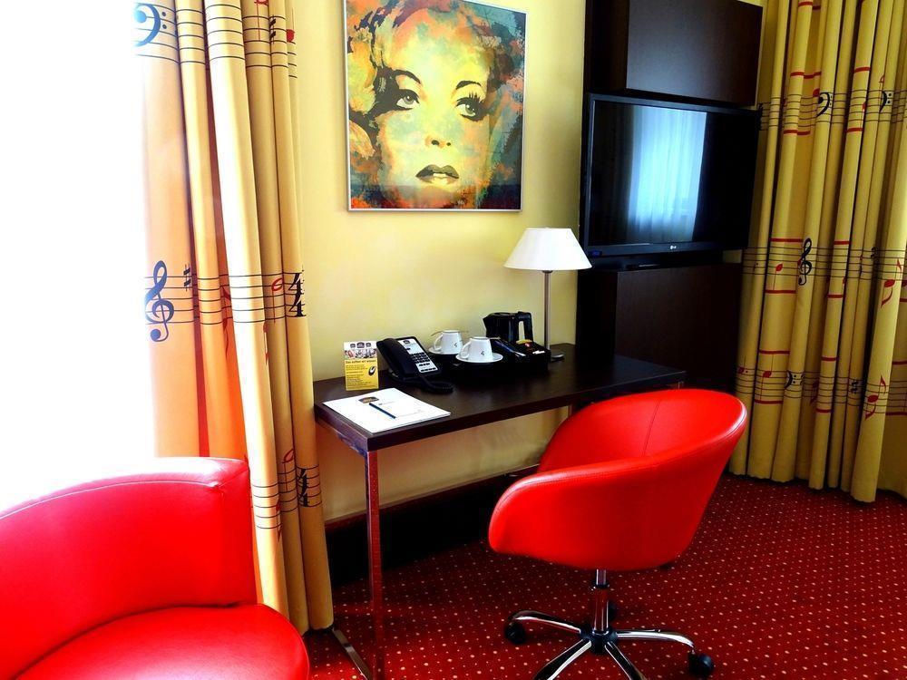 Holiday Inn Portland - Columbia Riverfront By Ihg Exterior photo